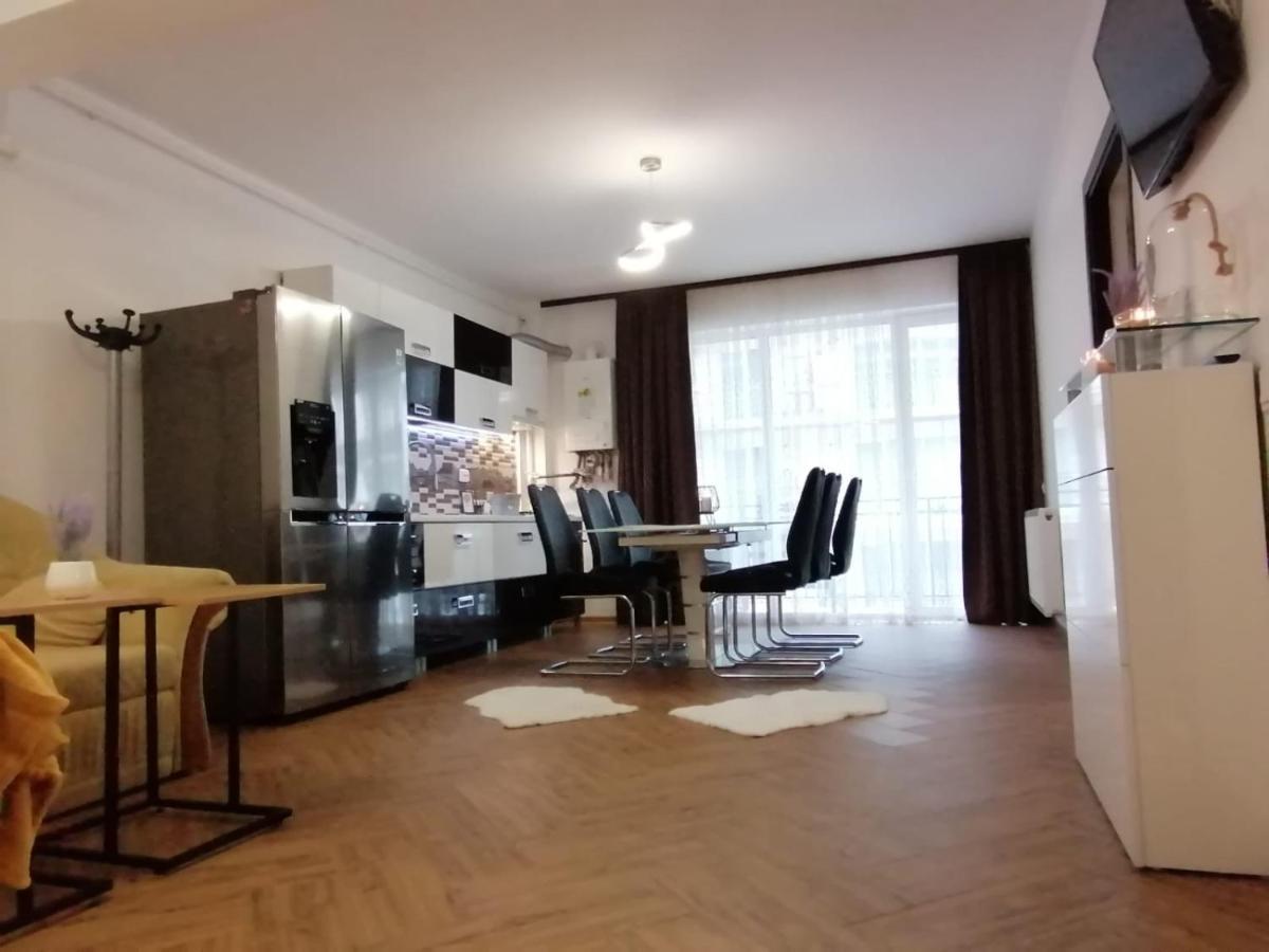 Iris Vivo Mall Cluj-Napoca Luaran gambar