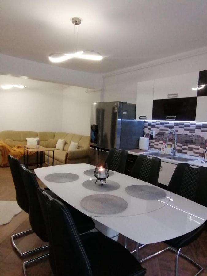 Iris Vivo Mall Cluj-Napoca Luaran gambar
