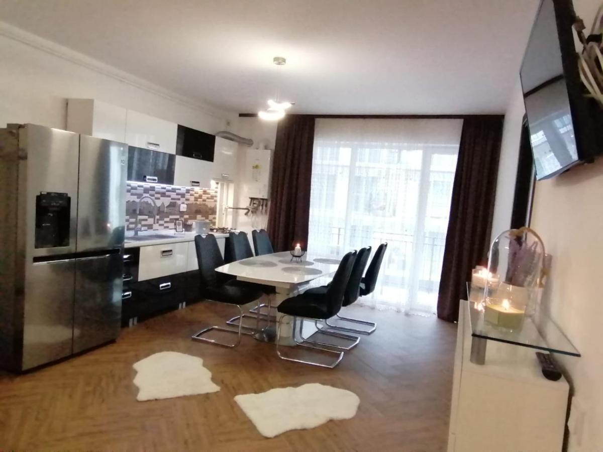 Iris Vivo Mall Cluj-Napoca Luaran gambar